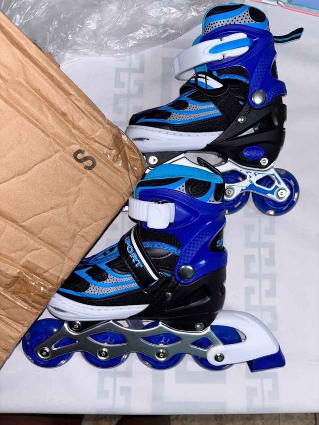 Patines ajustables azules con luces NUEVOS