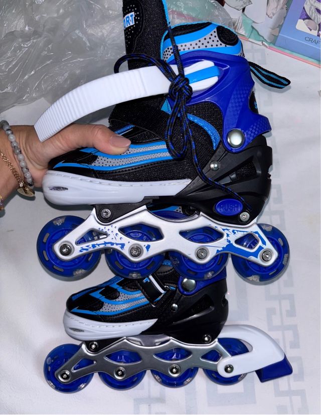 Patines ajustables azules con luces NUEVOS
