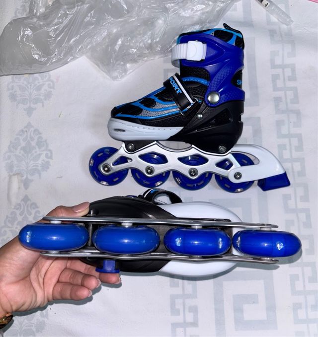 Patines ajustables azules con luces NUEVOS