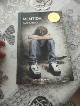 PREMI EDEBÉ 2015: Mentida