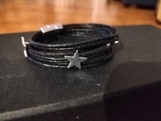 Braccialetto nero con stelle argento