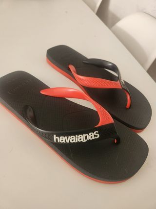Chanclas Havaianas Negras y Rojas