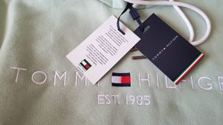 Sudadera Tommy Hilfiger Unisex Verde suave. 