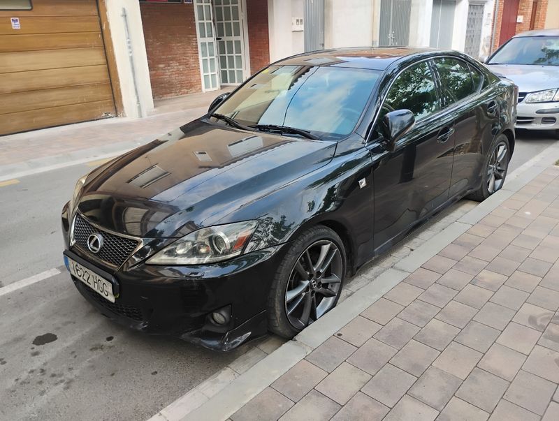 Lexus IS 2011 - foto 1