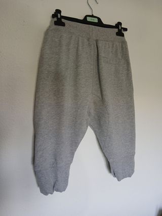 Pantalón deportivo gris