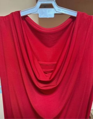 Vestido rojo corto con brillantes