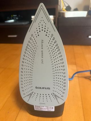 Plancha Taurus Geyser 2700 casi sin usar
