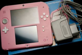 Nintendo 2DS Pink Tomodachi Life preinstallato