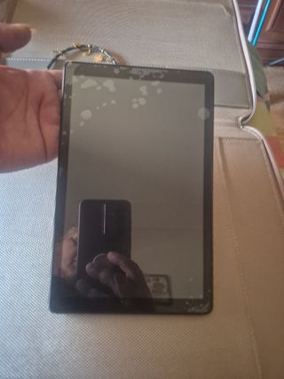 Tablet TCL TAB 8 32GB SIM 
4G y tarjeta memoria 