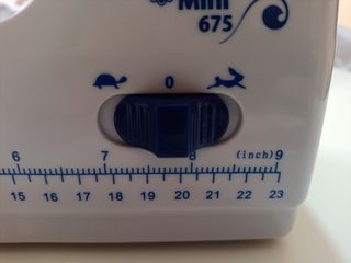 Máquina de coser Jata Mini 675