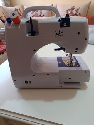 Máquina de coser Jata Mini 675