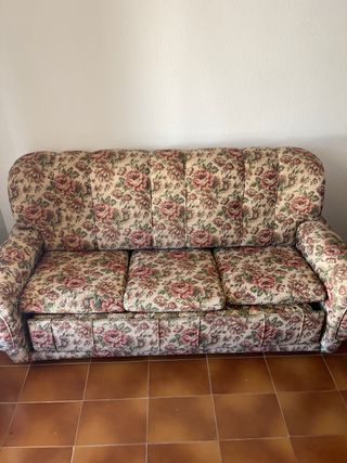 Sofá floral de tela