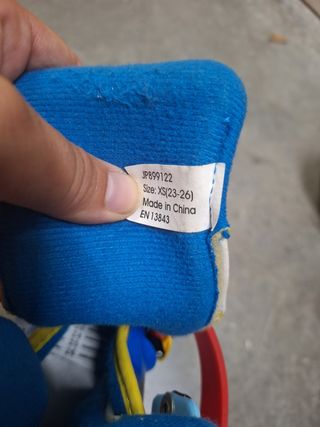 Patines infantiles talla 23-26 + equipo