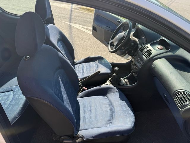Peugeot 206 HDI *GANCHO DE REMOLQUE*