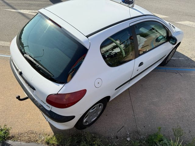 Peugeot 206 HDI *GANCHO DE REMOLQUE*