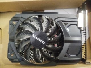 Tarjeta Gráfica Gigabyte Radeon R7 360 2GB
