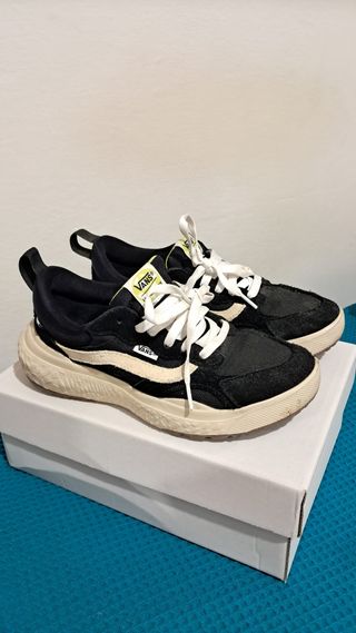 Scarpe Vans Beige/Nero Usate Poco