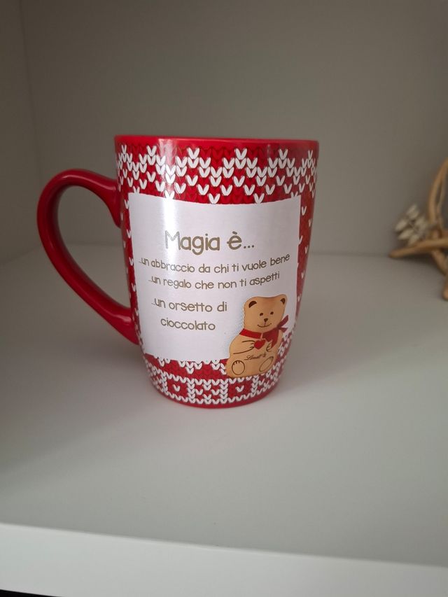Tazza rossa con orsetto