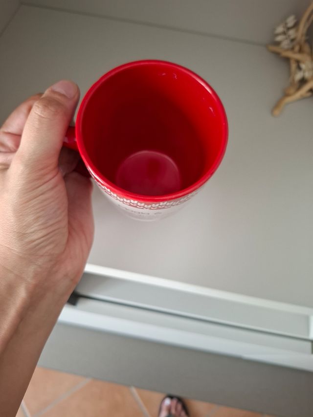 Tazza rossa con orsetto