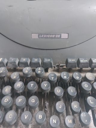 Máquina de escribir Hispano Olivetti Lexicon 80