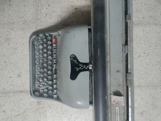 Máquina de escribir Hispano Olivetti Lexicon 80