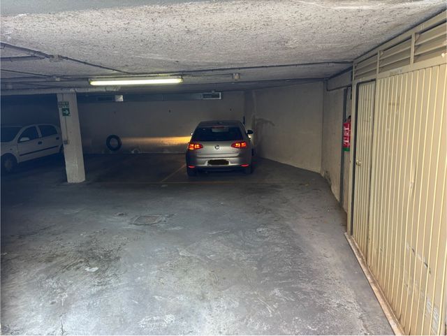 Garaje coche y moto Avda burgos