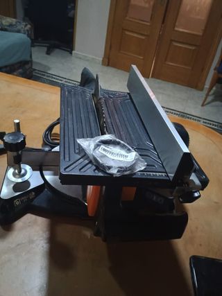 Ingletadora profesional. Esta muy cuidada 