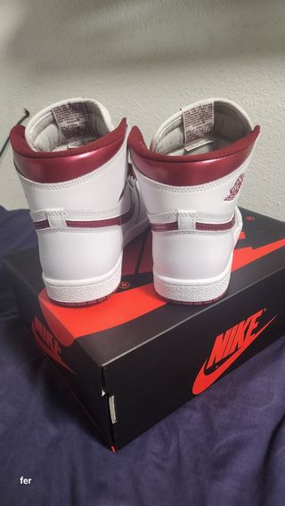 Jordan 1 High Metallic Red