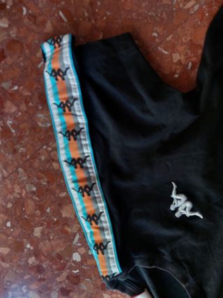 Camiseta Kappa Negra con Logo
