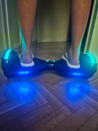 Hoverboard con luces LED. Monopatín Eléctrico.