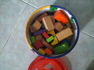 Juguetes de madera para enhebrar y 2 mas