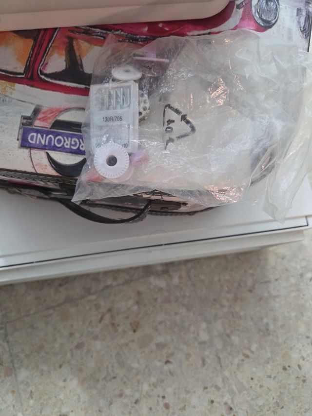 Máquina de Costura Portátil