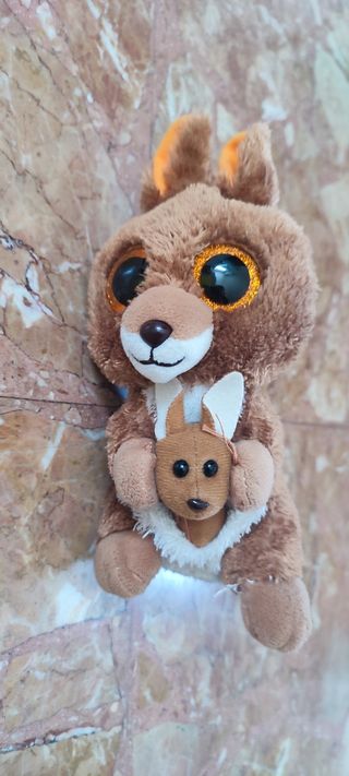 Peluche canguro con bebé