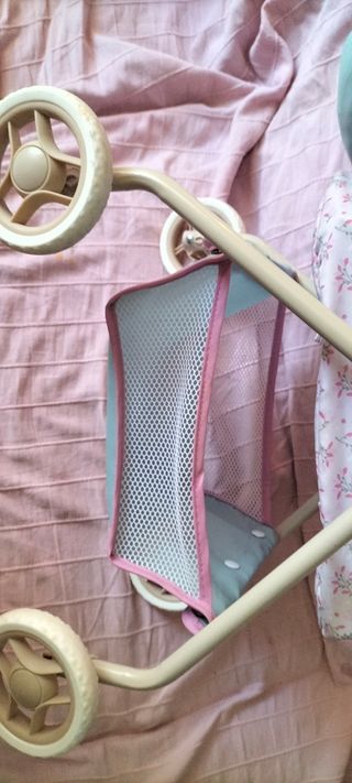 Cochecito de muñecas azul ,rosa con lazo y flores