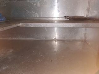 Vitrina expositora de cristal y metal