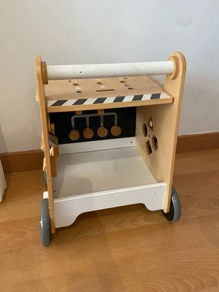 Andador y cubo de actividades de madera