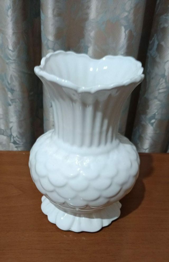 Jarrón de porcelana blanco