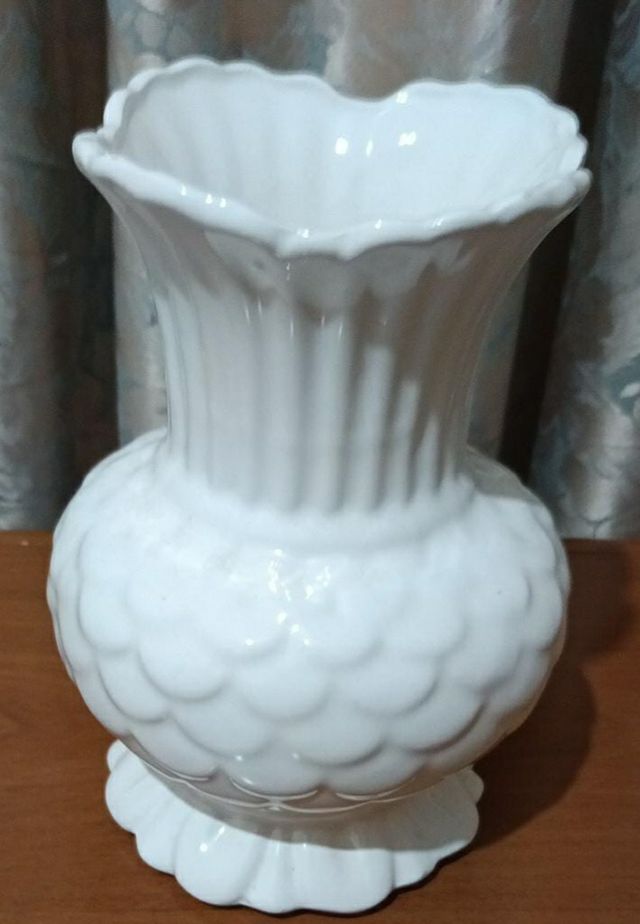 Jarrón de porcelana blanco