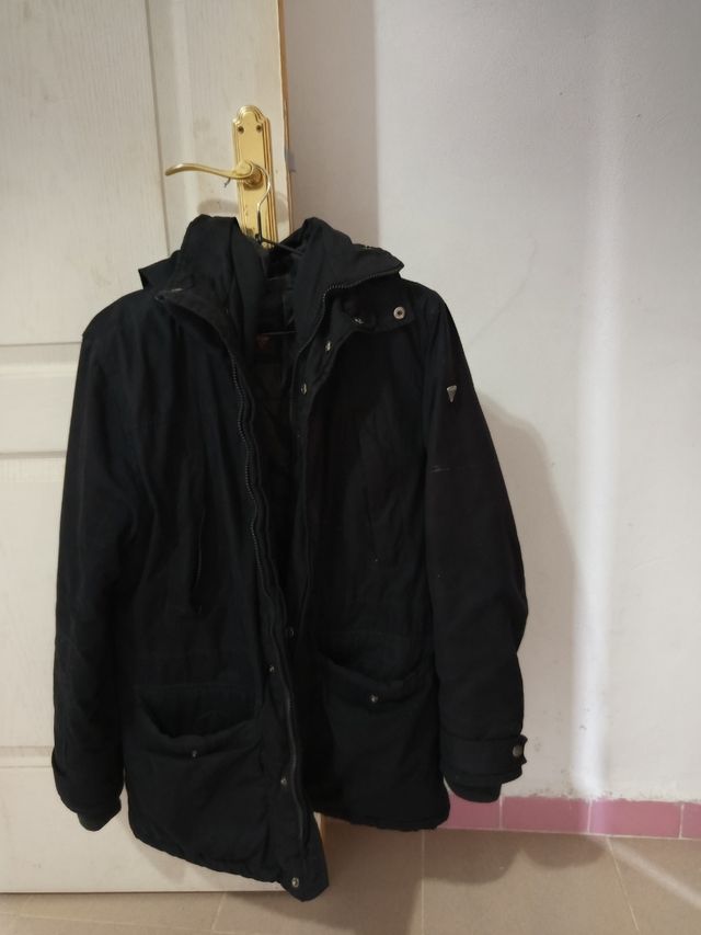 Chaqueta Guess Negra