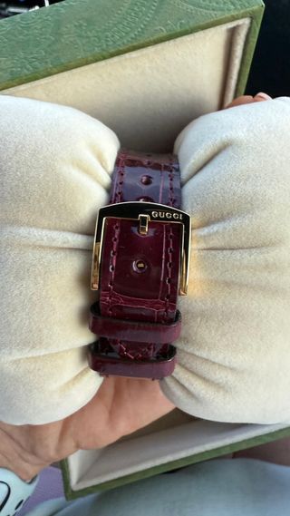 Reloj Gucci Grip 35 MM correa en piel de caimán