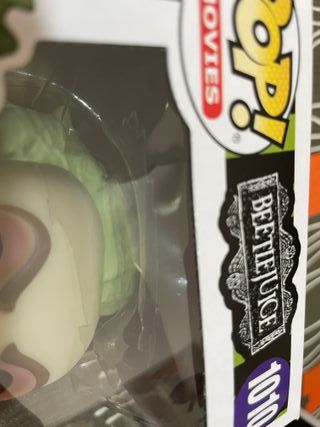 Funko Pop! Movies #1010 Beetlejuice GITD (Dañada)