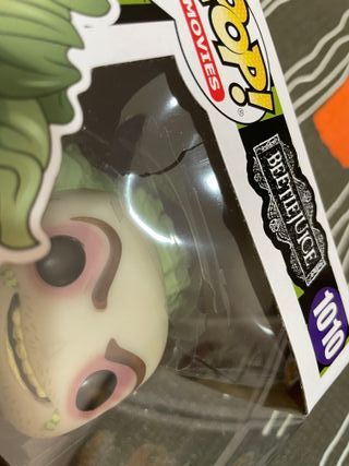Funko Pop! Movies #1010 Beetlejuice GITD (Dañada)