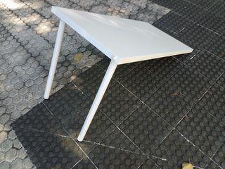 Tablero IKEA LAGKAPTEN 120x60 y dos patas ADILS