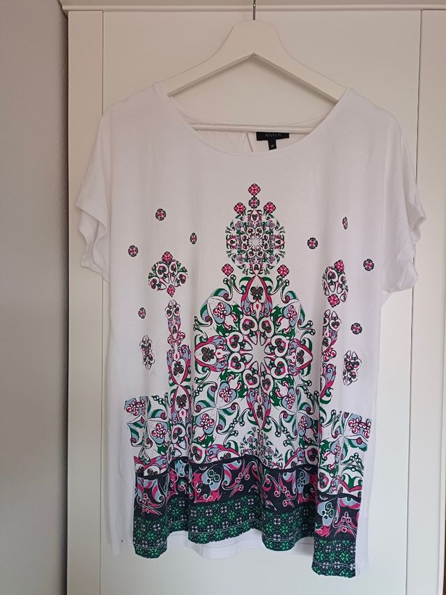Camiseta ANTEA blanca estampada