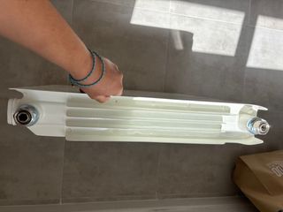 Radiador de agua blanco