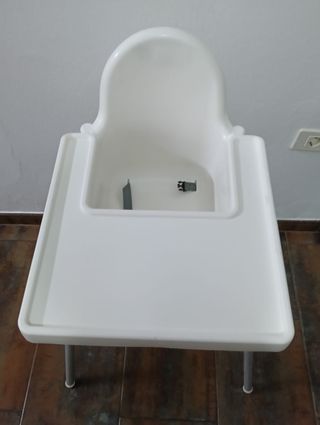 Trona blanca para bebé