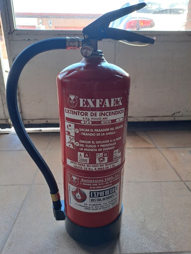 6 Extintores 6 kg Polvo ABC con soporte