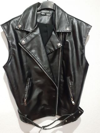Chaleco Moto Polipiel Negro SHEIN Talla L