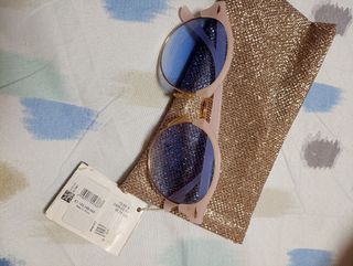 Gafas de sol rosas con funda brillante