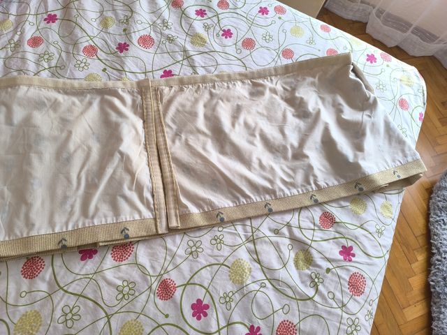 Bando de salón con flores azules